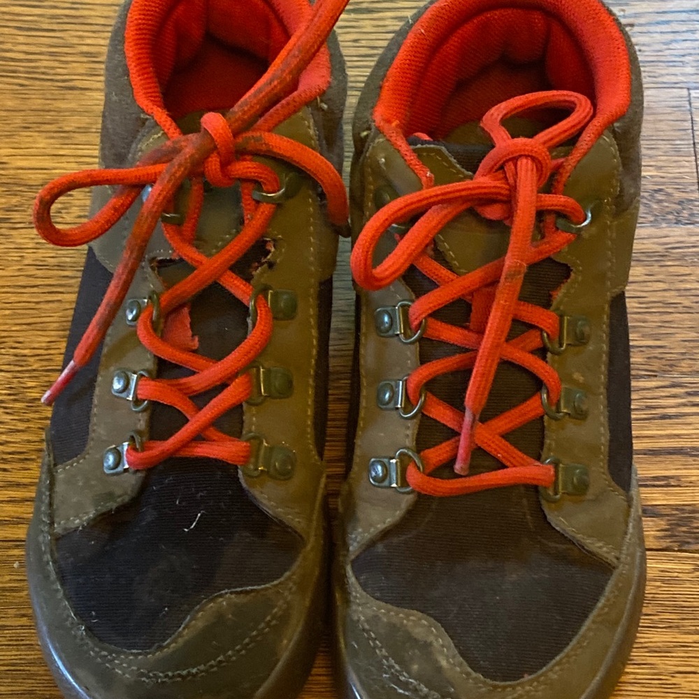 Teva Boys Hightops, size 2